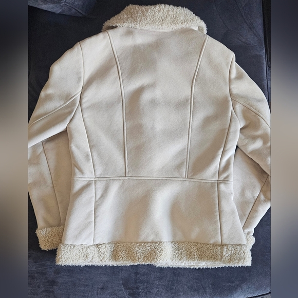⏰️LAST CHANCE! FINAL PRICE💲Talbots Cream Faux Sherling Loop Button Jacket - Picture 9 of 10